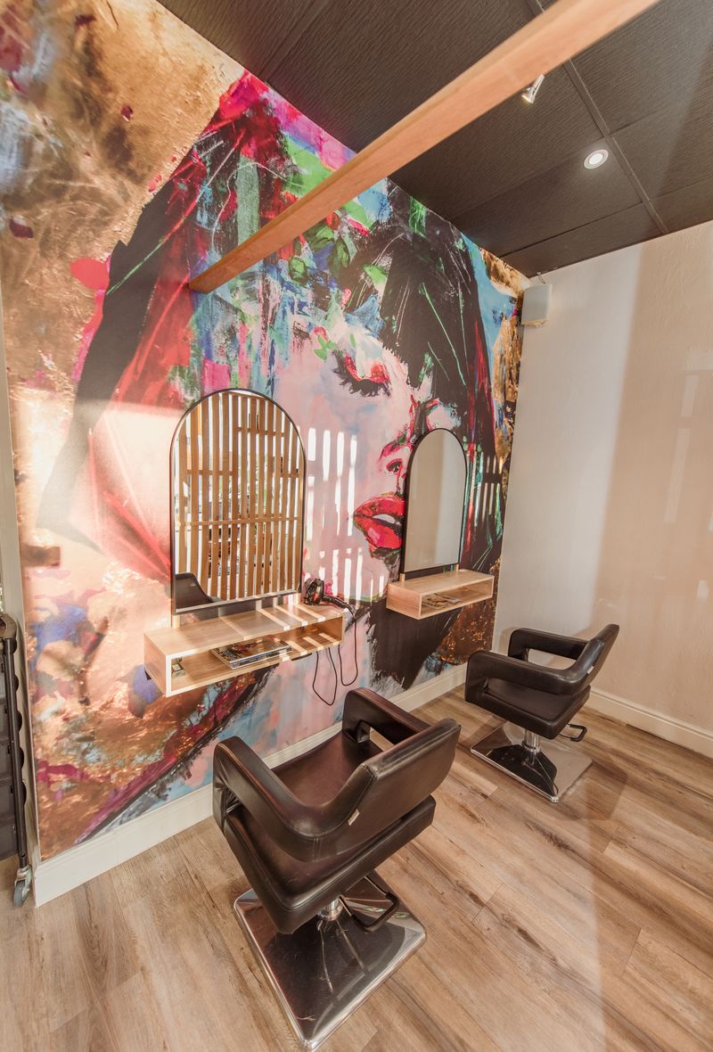 Le Hair Lounge